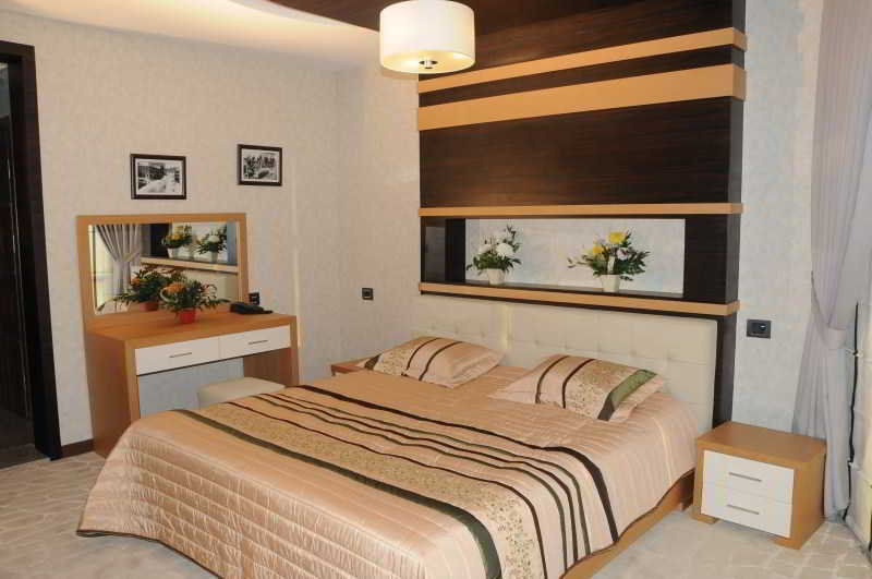 Iron Hotel Hokmeli Extérieur photo