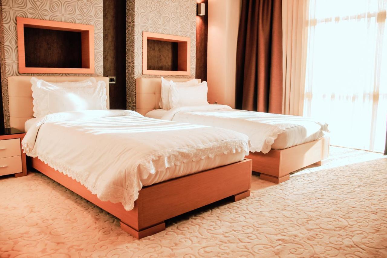 Iron Hotel Hokmeli Extérieur photo